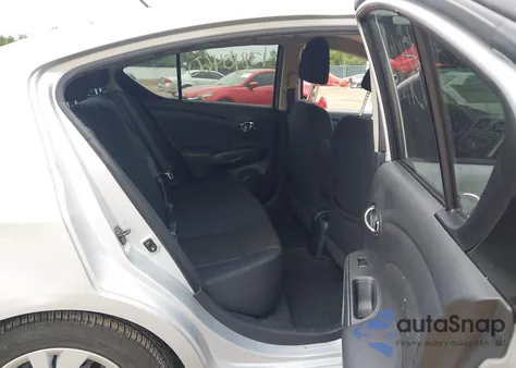 2013 Nissan Versa 1.6 Sv z USA, uszkodzony, nr VIN 3N1CN7AP3DL818837